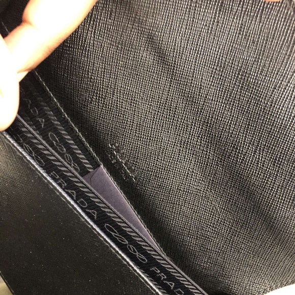 Prada bag - Picture 2 of 5